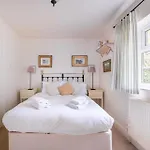 Hillcrest At Roger Ground