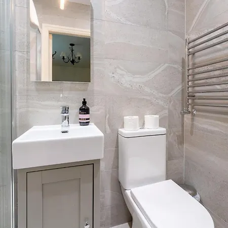 Hillcrest At Roger Ground *